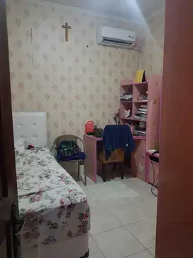 Dijual rumah 2.5 lantai di pulomas kayu putih jakarta timur