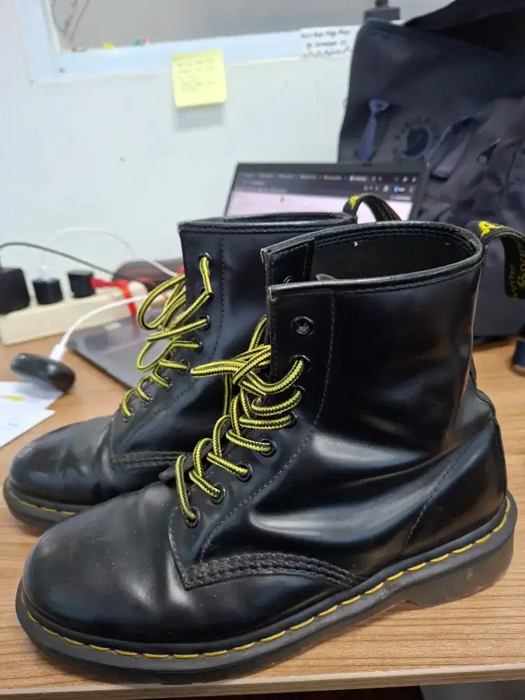 Sepatu Doc Martens 1460 blacksmooth