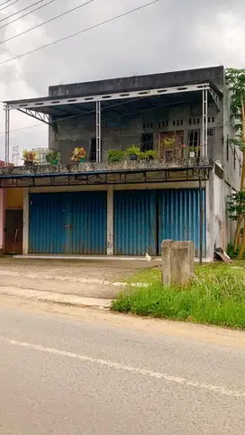 DIJUAL RUMAH/RUKO 3 LANTAI LOKASI STRATEGIS ( NEGO )