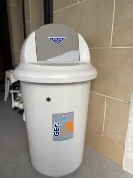 Tong sampah jumbo (BARU)