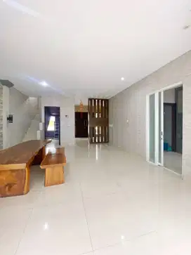 Dijual Rumah Bagus SHM di Sutera Delima Alam Sutera, Tangerang Selatan