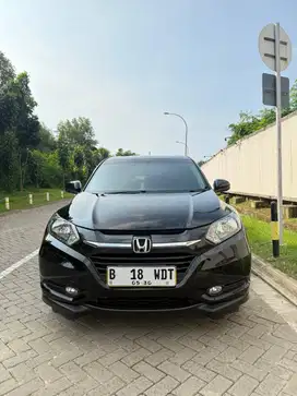 Honda HRV 1.5 E CVT Hitam 2015 crv innova harrier xpander pajero mazda