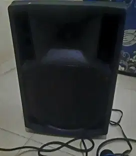 Speker aktive A810F 10 in 200 watt