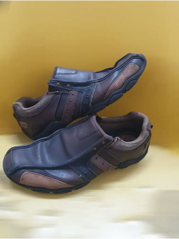 Sepatu Skechers Size 43
