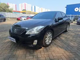 DP MURAH - Toyota Crown 3.0 Royal Saloon Bensin-AT 2009 Hitam