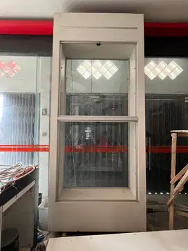 LEMARI DISPLAY TOKO uk 1.4m X 3.25m termasuk kaca besar