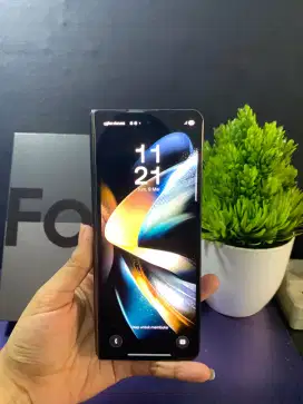 SAMSUNG Z FOLD 4 5G RAM 12/256GB ORIGINAL 

HANYA ADA GARIS