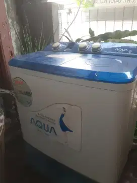 Di jual mesin cuci merk sanyo aqua 8,7 kg