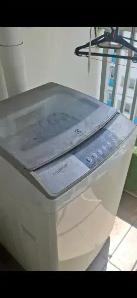 DIJUAL Mesin Cuci electrolux