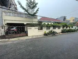 RUMAH 2 MENIT DARI GANDARIA CITY MALL