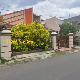 RUMAH TENGAH KOTA DEKAT JALAN PROPINSI