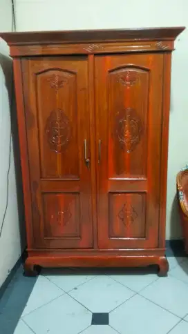 Lemari baju jati