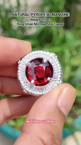 Permata Pyrope Almandine Garnet