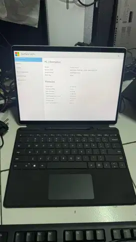 MICROSOFT SURFACE PRO 8 RAM 8GB SSD 256GB PEN MULUS LIKENEW