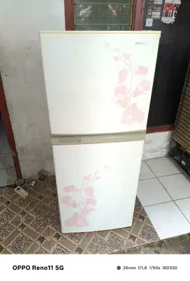 di jual kulkas 2pintu merek sharp