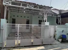 Rumah 2 Kamar Tidur 2 Kamar Mandi