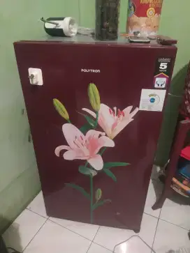 Dijual 1 unit kulkas 1 pintu merk politron