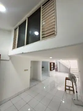ANA RUMAH UK 6X15M DI TAMAN RATU