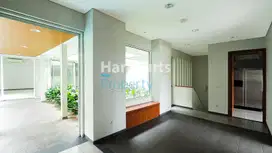 DISEWAKAN - Rumah Asri minimalis di kawasan Kuningan