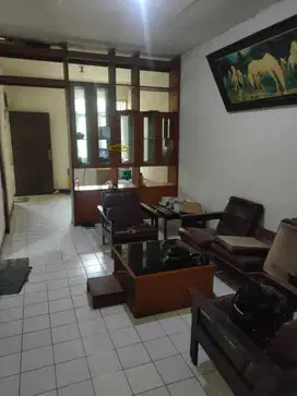 Rumah Nyaman di Perumahan Taman Surya 2 Jakarta Barat
