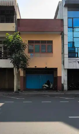 Ruko 2 Lantai Bagus di Kembang Jepun Siap Huni Nol Jalan Raya