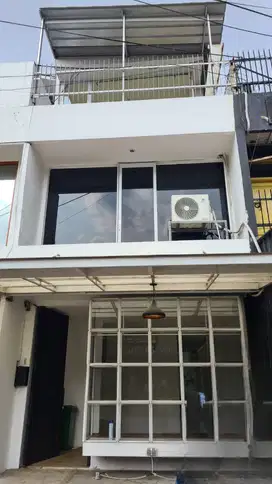 Disewa Ruko daerah Kemang Utara