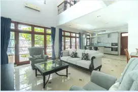 Disewakan Rumah Di Taman Telaga golf Bsd