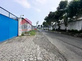 Gudang Sewa Logistik Strategis Dekat Exit Tol, Masuk Truk Kontainer