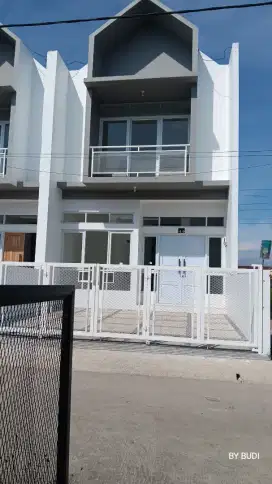 BARU RUMAH 2 LANTAI HRG 1 LANTAI CISARANTEN ARCAMANIK