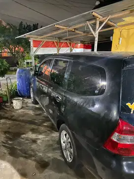 Nissan Grand livina 2011 Bensin
