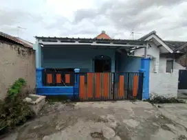 Rumah Baru Direnovasi Kondisi Rapi Bersih di Permata Kopo