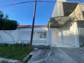 Termurah Rumah 1 Lantai Hitung Tanah di Darmo Permai, Surabaya Barat