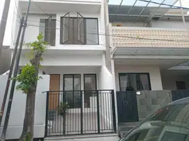 Rumah Baru Modern Tropis Di Taman Aries Jakarta Barat 2 Lantai HGB