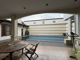 Rumah Mewah di Mampang, Jakarta Selatan - Semi Furnished