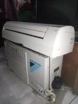 Di jual AC 1 PK merek DAIKIN mulus + pipa kalau serius hub WA