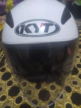Helm KYT ori putih