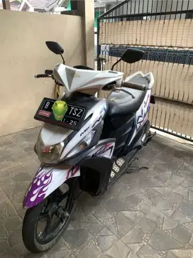 Mio M3 putih merona