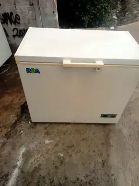 Freezer box 220ltr merek RSA