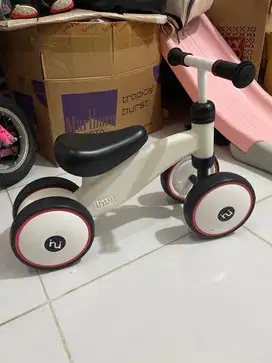 LABEILLE BALANCE BIKE INUI