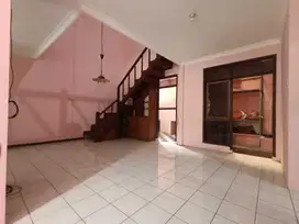 Disewakan Rumah Siap Huni di Jalan Antapani