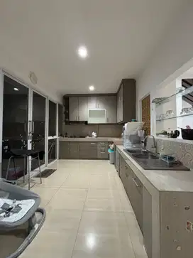 Rumah Luxury Strategis Nyaman Dekat Mall SMS & Sekolah BPK Penabur
