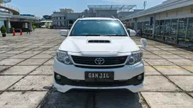 Toyota Fortuner Vnt Trd 2014  Piti Met Km Low