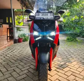 Yamaha Xmax 2023 connected