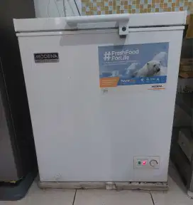 Dijual freezer modena