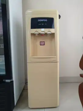 Dispenser air panas dingin