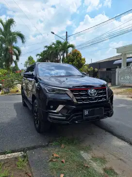 DIJUAL FORTUNER TRD 2021 HITAM