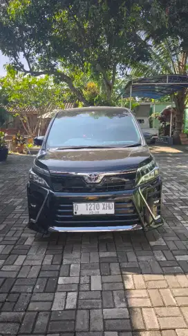 Jual Voxy 2018 pemakaian pribadi