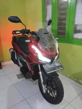 Honda ADV 160 ABS 2022 Merah - KM 7600, Tangan Pertama, Pajak Panjang