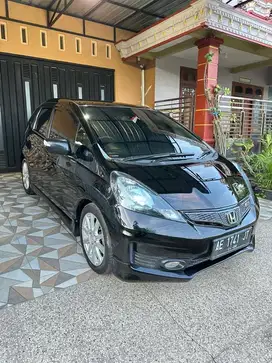 Dijual honda jazz rs at mmc 2013 top km low