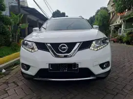 Nissan Xtrail 2,5 CVT matic 2014 putih